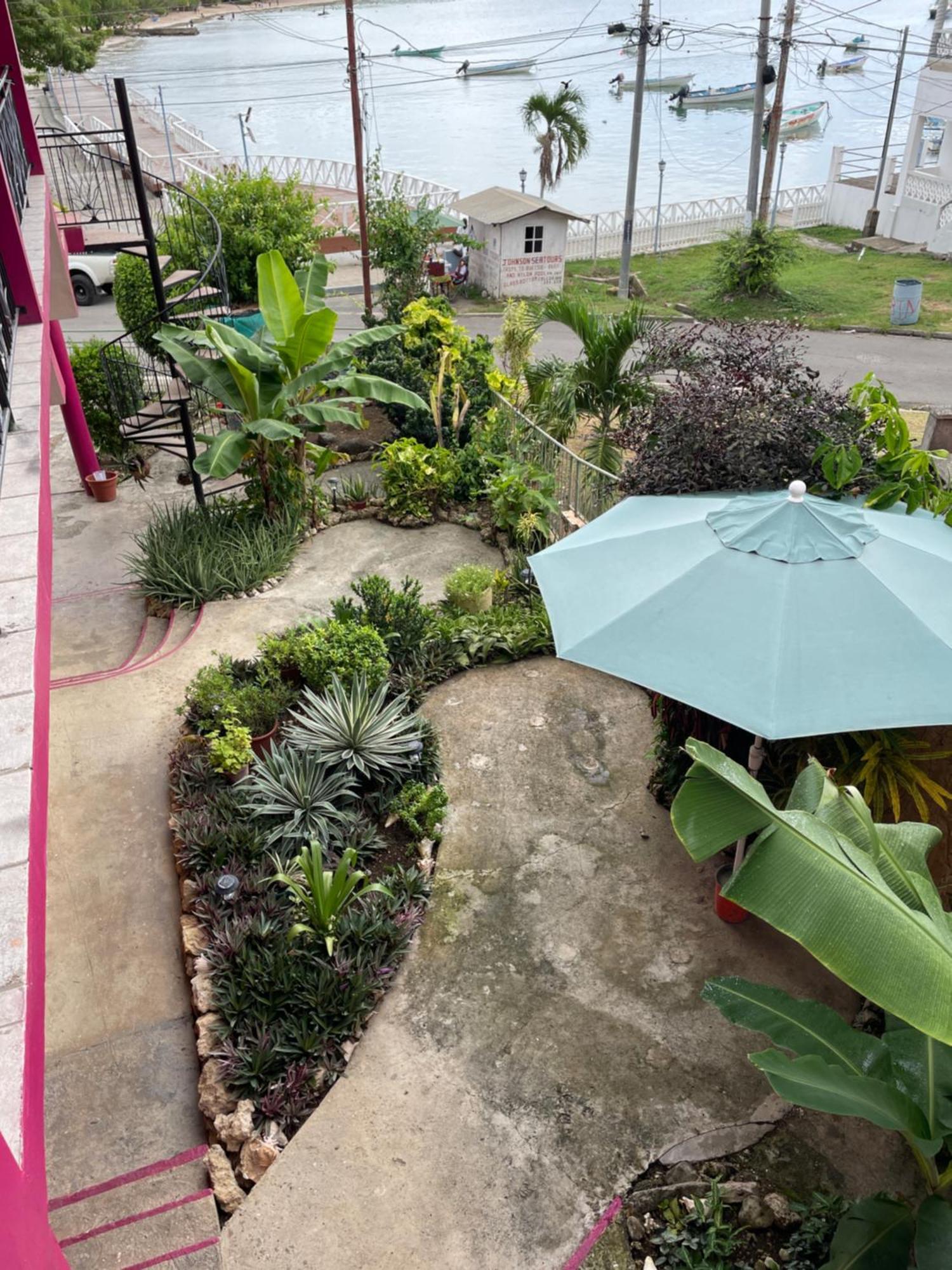 Buccoo The Seaside Garden Guesthouse מראה חיצוני תמונה